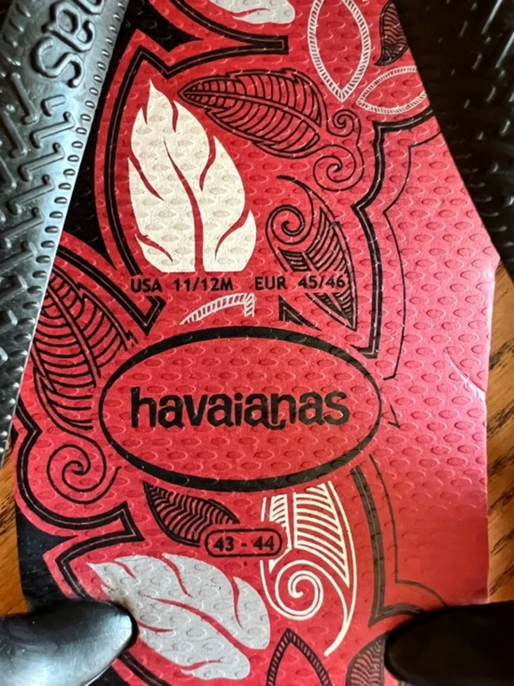 Havaianas‎ Mens Red Black Tropical Leaf Print Flip Flops Sandals Size 11/12
